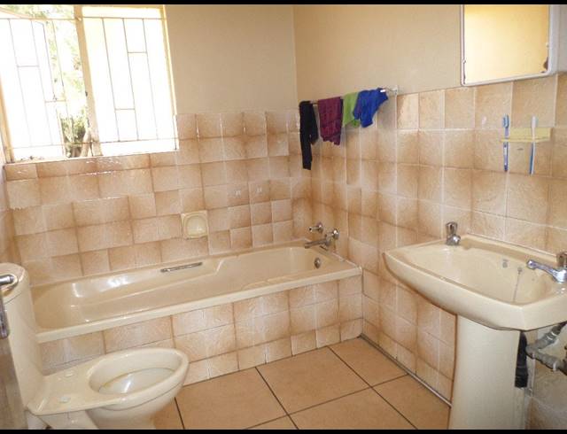 2 BEDROOM HOUSE SOLD IN THE ORCHARDS